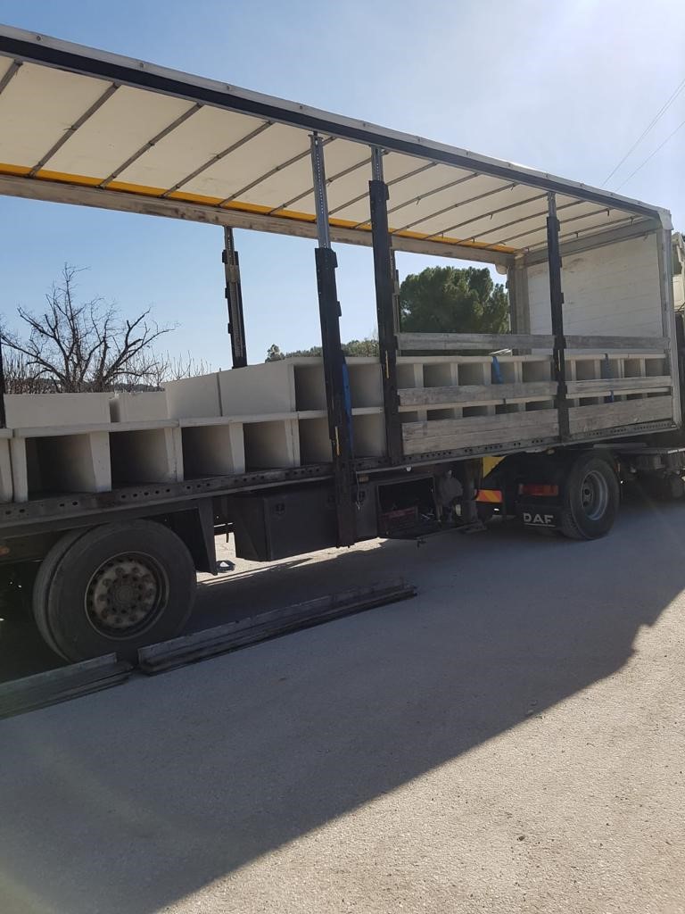 Este mes de febrero 2021 hemos realizado el suministro de 120 osarios prefabricados de hormigón de nuestra familia de productos Gallizo DEPCON en Portugal.